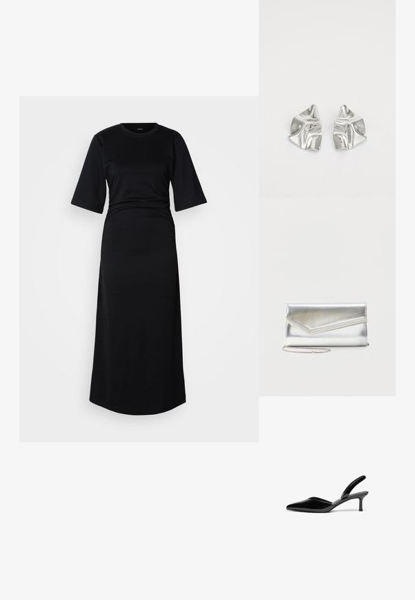 Zwarte katoenen maxi-jurk met korte mouwen, een ronde halslijn en geplooide details in de taille, met een soepele textuur en eenvoudig design.; Zwarte gepolijste leren slingback hakken met een puntige neus, een lage stiletto hak en een elegant, eenvoudig ontwerp zonder versieringen.; Glanzende zilveren clutch met envelopvormige klep en decoratieve rand, klein zilveren kettingriempje, op een effen lichte achtergrond.; Zilveren metalen oorbellen met een golvend, sculpturaal ontwerp, voorzien van een gepolijste afwerking en onregelmatige vormen, die een hedendaagse esthetiek benadrukken.