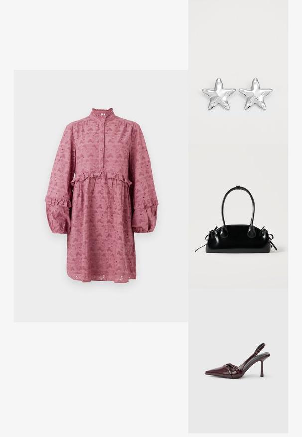 Roze lange-mouwen jurk met een geruffelde kraag, knoopsluiting en bloemmotief met opengewerkt patroon, voorzien van een gelaagd ontwerp en brede mouwen.; Bordeauxrode lakleren slingback met puntige neus, dunne enkelband en kleine decoratieve gespsluiting. Gladde textuur en hoge hak.; Kleine zwarte glanzende handtas met twee lange hengsels en zijkant trekkoord details op een effen lichte achtergrond.; Zilveren stervormige oorbellen met een gepolijste, glanzende afwerking. Elke oorbel heeft vijf punten en subtiele textuurdetails op het oppervlak.