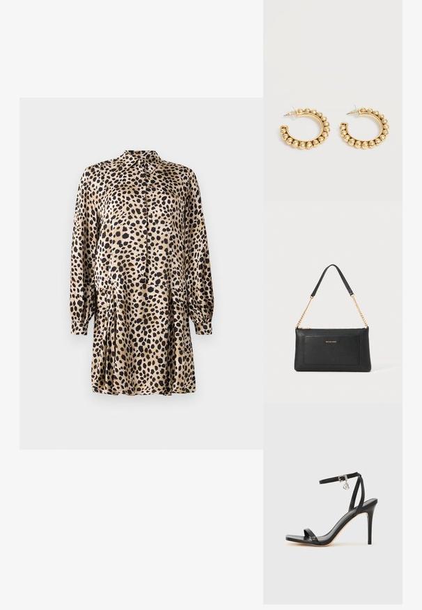 Leopardprint jurk van gladde stof, met een knoopsluiting aan de voorkant, lange mouwen en een geplooide rok met een klassieke kraag.; Zwarte sandaal met hoge hak, smalle enkelband, vierkante neus, soepel leermateriaal en metalen gespsluiting.; Zwarte leren clutch met een gepolijste textuur, gouden schouderband en een voorvak. Voorzien van een gouden logo op de voorkant.; Een paar gouden creolen met afgeronde kraaldetails langs de buitenrand op een lichte achtergrond.