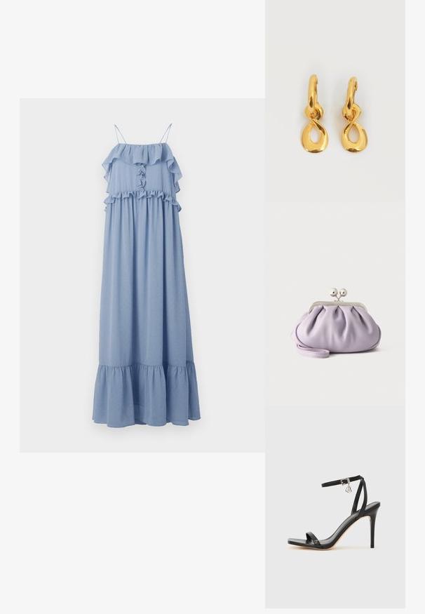 Hofmann Copenhagen CECILY - Μάξι φόρεμα - lavender blue; Μαύρο σανδάλι με ψηλό τακούνι, στενό λουράκι στον αστράγαλο, τετράγωνη μύτη, υλικό από λείο δέρμα και μεταλλικό διακοσμητικό πόρπη.; Μαλακό πορτοφόλι χειρός σε λεβάντα με μαζεμένο ύφασμα, ασημένιο κούμπωμα τύπου kiss-lock και ταιριαστό λουράκι καρπού σε απλό ανοιχτό φόντο.; Χρυσά σκουλαρίκια κρίκοι με κρεμαστό στριφτό μενταγιόν σε σχήμα σταγόνας που κρέμεται από κάθε κρίκο σε λευκό φόντο.