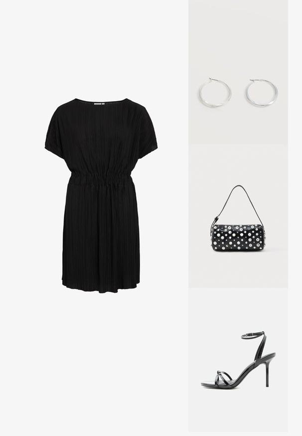 Vestido negro plisado con un corte relajado, escote redondo y cinturilla elástica. Mangas cortas y tela suave y texturizada.; Sandalia de tacón alto de charol negro con tiras finas que cruzan los dedos y una correa con hebilla en el tobillo sobre un fondo blanco.; Bolso de mano de cuero negro con forma redondeada, decorado con tachuelas plateadas. Cuenta con una correa desmontable y cierre de cremallera. Textura lisa.; Pendientes de aro de metal plateado con superficie lisa y ligeramente curvada y cierre de tipo mosquetón sobre un fondo blanco liso.