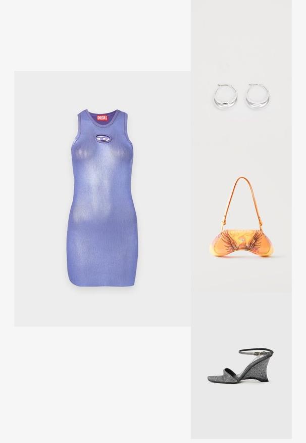 Robe en maille côtelée violette avec un col rond et détail de découpe en forme de clé. Design élégant et cintré. Nom de la marque affiché sur l'étiquette.; Sandale compensée pailletée argentée avec bout ouvert, bride à la cheville et boucle dorée, vue de côté sur un fond clair uni.; Sac à main orange avec un graphisme d'aigle et le texte "DIESEL", avec une forme incurvée et une seule bandoulière sur un fond uni.; Boucles d'oreilles en argent avec une finition polie et un branding DKNY, présentées sur un fond blanc uni.