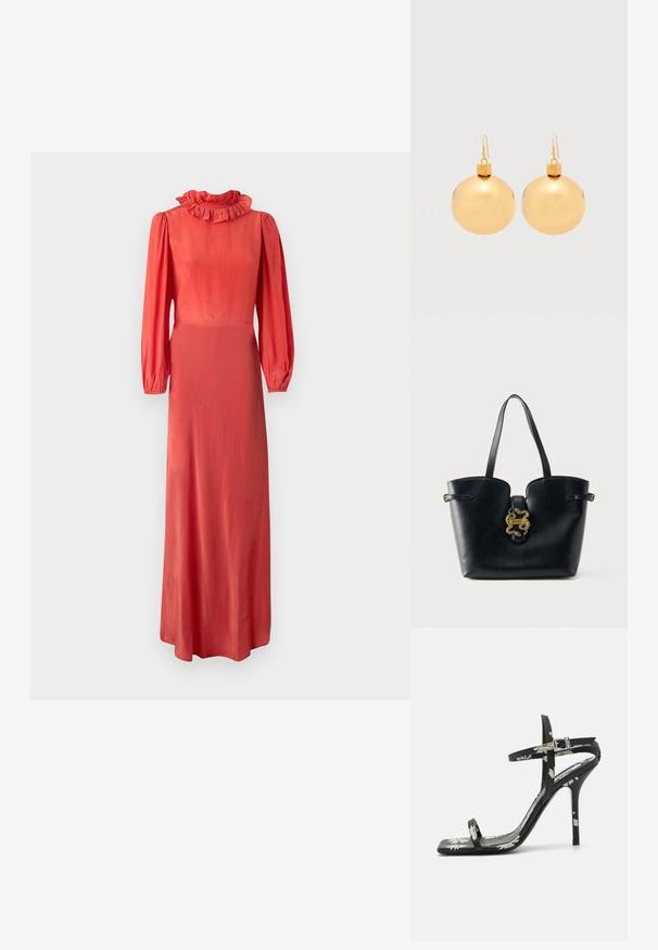 Robe corail à manches longues avec un col volanté, un buste ajusté et une jupe fluide. Tissu lisse et éclat subtil. Design minimaliste.; Sandales à talons hauts noires avec un embout carré, motif floral, fines lanières de cheville et finition brillante. Talon aiguille élancé remarquable.; Sac fourre-tout en cuir noir avec deux anses et une fermeture décorative en forme de serpent doré au centre avant.; Paire de boucles d'oreilles boule de Noël dorées brillantes avec fermoirs à crochet sur fond blanc uni.
