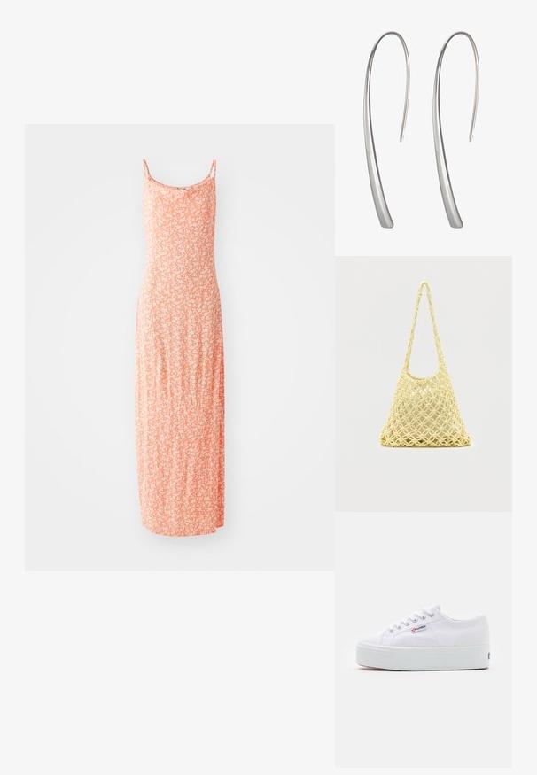 Robe maxi en doux mélange de coton, de couleur orange clair avec un motif floral blanc, à fines bretelles et à la silhouette ajustée.; Baskets en toile blanches avec une épaisse semelle plateforme blanche, bout rond et œillets en métal pour les lacets. Logo de la marque affiché sur le côté.; Sac en filet macramé jaune avec longue bandoulière et pochette beige à l'intérieur, présenté sur un fond blanc uni.; Boucles d'oreilles pendantes en argent long avec un design élégant et allongé et une surface lisse et polie. Présente une forme courbée minimaliste.