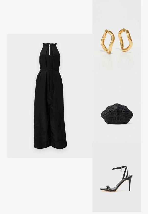 Mono negro con cuello halter, frente con abertura en forma de llave y cintura ajustada. Fabricado con un tejido suave y ligeramente texturizado, cuenta con un cinturón de lazo.; Sandalia de tacón alto negra con una estrecha correa en el tobillo, punta cuadrada, material de cuero liso y detalle de hebilla metálica.; Bolso de mimbre negro con forma de concha de vieira con parte superior curva y textura tejida sobre un fondo liso.; Pendientes de aro color oro con una forma curva e irregular y una textura suave y pulida. Sin hardware o acentos visibles.