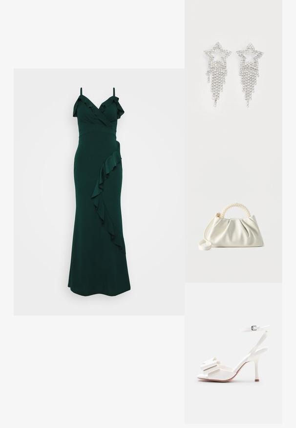 Ebenholzgrünes Kleid mit Trägern, gerafftem Ausschnitt und einer kaskadierenden Rüsche an der Seite. Aus glattem Stoff, figurbetontes Design.; Weiße Sandalette mit hohem Absatz, Knöchelriemen, offenem Zehenbereich und dekorativer Schleife am vorderen Riemen vor einfachem Hintergrund.; Kleine weiße Handtasche mit gerafftem Körper, rundem Griff, verziert mit Perlen, und abnehmbarem Schulterriemen auf einfarbigem Hintergrund.; Glitzernde Sternohrringe mit herabhängendem Fransen-Detail, in silberner Farbe und mit einer glänzenden, reflektierenden Oberfläche. Sternform mit filigranem Design.