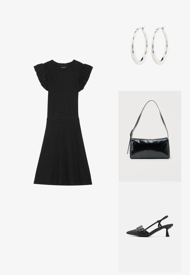 Zwart geribd jurkje met korte gefronste mouwen en een aansluitend bovenlijfje, uitlopend van de taille tot de knie, met een ronde hals.; Simmi London DALA - Klassieke pumps - black; Zwarte rechthoekige schoudertas met een enkele verstelbare band en een bovenste ritssluiting op een effen achtergrond.; Zilveren oorbellen in de vorm van een gladde, glanzende ring. Circulaire vorm, voorzien van een veilige sluiting. Eenvoudig en elegant ontwerp.