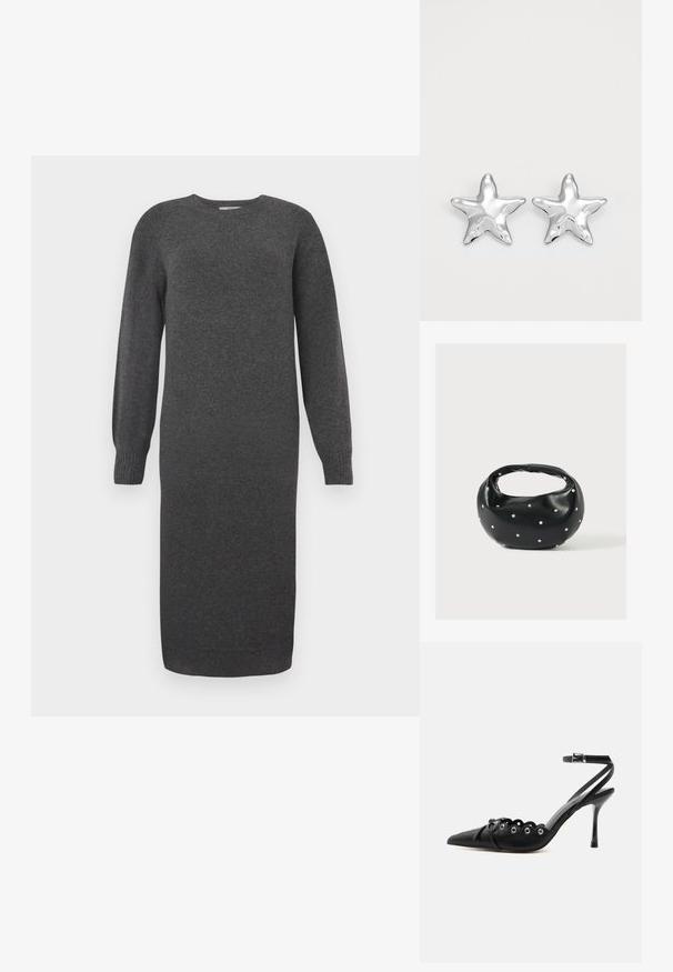 Vestido de punto gris oscuro con mangas largas, escote redondo y puños acanalados. Largo hasta la mitad de la pantorrilla y textura suave. Diseño sencillo sin patrones.; Zapato de tacón alto negro con punta fina, bordes ondulados, ojales metálicos, cordones delanteros y una correa en el tobillo con cierre de hebilla.; Bolso de mano de cuero negro con forma redondeada, decorado con detalles de tachuelas plateadas y un asa corta. Textura lisa y cierre con cremallera.; Pendientes en forma de estrella plateada con una superficie pulida y brillante. Cada pendiente presenta cinco puntas y sutiles detalles de textura en la superficie.