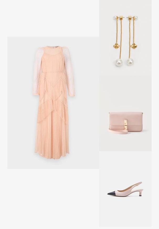 Robe longue et superposée en tissu doux pêche, dotée de manches bouffantes transparentes, d'une texture plissée et d'un motif à pois subtil. Elle comporte un lien à la taille pour un ajustement parfait.; Chaussure à talon chaton à bride arrière bicolore beige et noir, avec bout pointu et petite boucle dorée, sur fond blanc.; Pochette rectangulaire en cuir rose clair avec rabat pliant, fermeture à clip dorée et bracelet détachable sur un fond gris.; Boucles d'oreilles pendantes dorées mettant en valeur des chaînes, des perles rondes et des accents en forme de fleur. Design épuré avec des finitions polies et un aspect délicat.