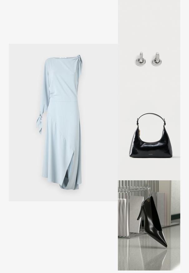 Robe bleu clair, une manche longue avec un accent noué, ourlet asymétrique, texture douce et design de drapé lisse.; Chaussure noire à talon haut avec bout pointu et logo doré, posée sur une surface réfléchissante près d'un organiseur de dossiers en fil chromé contenant des documents.; Sac à main Calvin Klein noir brillant avec fermeture éclair dorée et anse courte sur fond blanc uni.; Paire de petites boucles d'oreilles créoles argentées brillantes avec une base ronde, présentées sur un fond clair uni.
