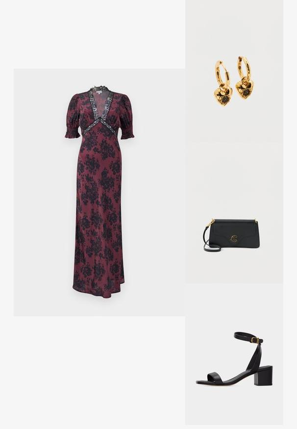 Langes burgunderfarbenes Kleid mit schwarzem Blumenmuster, das über Puffärmel, einen tiefen V-Ausschnitt und Spitzenakzente am Ausschnitt und der Taille verfügt.; Schwarze Sandale mit offenem Zehenbereich, Blockabsatz und Knöchelriemen mit einer kleinen goldenen Schnalle, von der Seite auf neutralem Hintergrund gesehen.; Schwarze Lederhandtasche mit einer geschwungenen Klappe, goldfarbenen Beschlägen und einem Schulterriemen aus Kette. Auffälliges Logo auf der Vorderseite.; Goldene Creolen mit herzförmigen Anhängern. Jedes Herz hat eine strukturierte Oberfläche und einen zentralen schwarzen Edelstein in einer Krappenfassung.