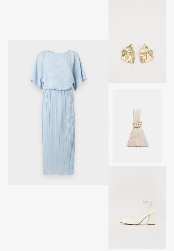 Robe plissée bleu clair avec manches courtes larges et encolure bateau, ornée de fines rayures verticales blanches à pois subtils.; Sandale blanche à talon avec un bout pointu, sangle de cheville réglable et un talon carré épais. Texture lisse avec des détails de couture minimaux.; Petit sac à main beige plissé avec une anse nouée et trois bracelets ronds en perles enroulés autour du milieu.; Boucles d'oreilles en métal doré avec un design ondulé ; surface lisse et réfléchissante ; forme asymétrique ; sans motifs ni éléments visibles.