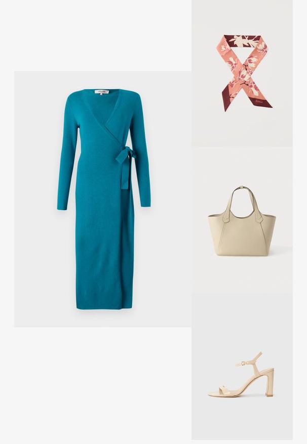 Diane von Furstenberg ASTRID WRAP DRESS - Robe pull - teal; Sandale à talons hauts beige avec bride de cheville et boucle dorée, bout ouvert et talon bloc sur fond blanc.; Foulard en soie à motifs floraux rose et bordeaux, torsadé en forme croisée avec le texte « Furla » à une extrémité sur fond blanc.; Sac fourre-tout en cuir beige avec des poignées robustes et un petit logo doré "BOSS" centré sur le panneau avant, sur un fond uni.