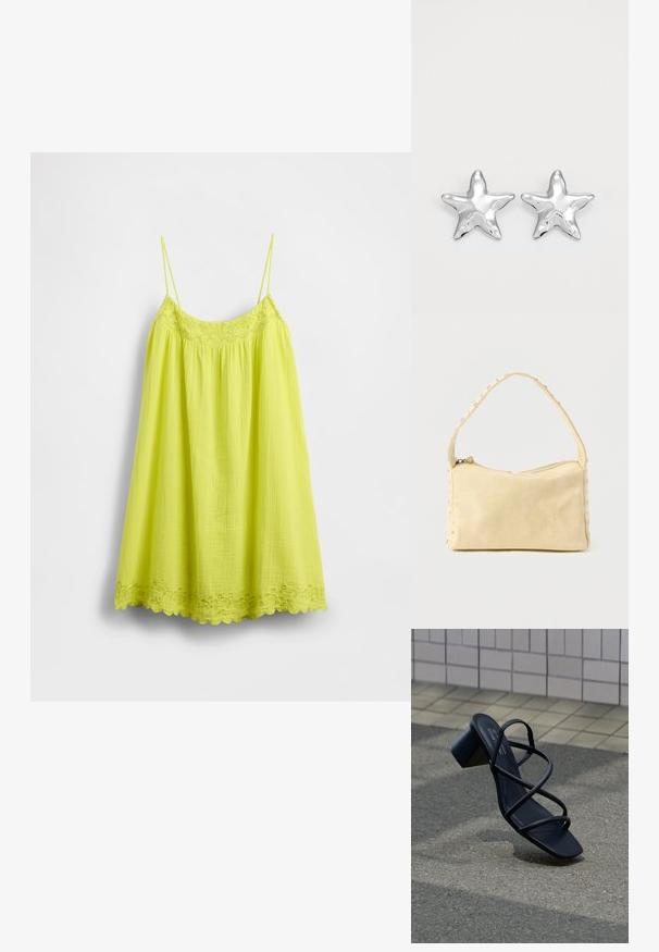 Robe caraco vert citron avec bretelles fines, tissu texturé, corsage élastique et ourlet en dentelle festonnée avec broderie florale.; Sandale noire à talon avec des fines lanières croisées, posée sur un sol pavé près d'un mur carrelé.; Petit sac à main en cuir beige avec une seule bandoulière et des clous argentés le long des bords et de la bandoulière, posé sur un fond uni.; Boucles d'oreilles argentées en forme d'étoile, avec une surface lisse et brillante. Chaque boucle d'oreille possède cinq pointes et des détails subtils de texture de surface.