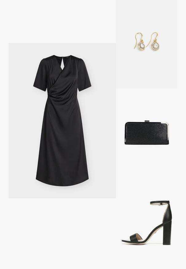 Zwarte midi-jurk met korte mouwen, overslag-bovenstuk, lichte plooien in de taille en een rugopening met knoopsluiting.; Zwarte high-heeled sandaal met een brede band over de tenen, een enkelbandje en een chunky, vierkante hak. Gemaakt van glad leer en met een minimalistisch ontwerp.; Zwarte rechthoekige clutch met textuur, zilverkleurig metalen frame en sluiting, op een witte achtergrond.; Goudkleurige oorbellen met ovaalvormige heldere kristallen omringd door kleinere heldere stenen, met een haakontwerp voor een veilige draagervaring.