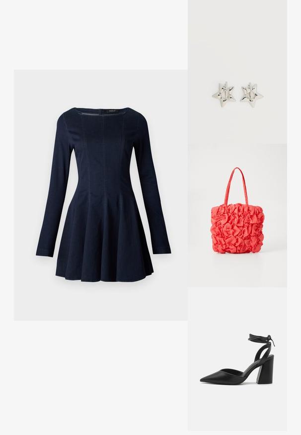 Navyblaue Denim-Langarmkleid mit tailliertem Oberteil und ausgestelltem Rock, ausgestattet mit dezentem Nahtdetail und rundem Ausschnitt.; Schwarzer spitzer Pump mit strukturiertem Blockabsatz, glattem Leder und verstellbarem Knöchelriemen für einen sicheren Sitz.; Korallefarbene Tragetasche mit strukturiertem, gerafftem Design. Hergestellt aus weichem Stoff, ausgestattet mit zwei stabilen Griffen und einem geräumigen Innenraum.; Silberne, sternförmige Creolen mit einer glatten, polierten Oberfläche auf weißem, schlichtem Hintergrund.