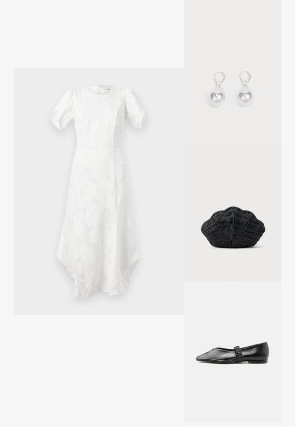 Weißes Midi-Kleid mit ausgestellten kurzen Ärmeln, Rundhalsausschnitt, strukturiertem Blumenmuster, taillierter Taille und asymmetrischem Saum.; Schwarzer flacher Lederschuh mit gerafftem Riemen über dem Spann und leicht spitzer Spitze, vor einfachem Hintergrund abgebildet.; Schwarze Korbtasche in Muschelform mit gebogenem Oberteil und gewebter Textur auf einfarbigem Hintergrund.; Silberne Tropfenohrringe mit glatten, runden, reflektierenden Oberflächen, die an Hakenverschlüssen hängen. Der Hintergrund ist reinweiß.