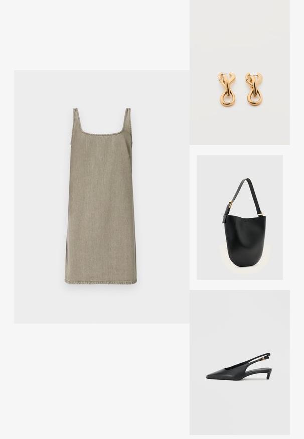 Robe sans manches à décolleté carré en denim gris clair. Présente une coupe droite avec des fentes sur les côtés et des coutures contrastantes le long de l'encolure.; Des escarpins à talon ouvert noirs avec un bout pointu, une texture en cuir lisse, un petit talon aiguille, et une sangle avec un accent de boucle en métal.; Sac seau en cuir noir avec bandoulière réglable et boucle dorée sur un fond uni gris clair.; Paire de boucles d'oreilles créoles en bouclettes dorées brillantes sur fond blanc uni, présentant un design torsadé entrelacé.