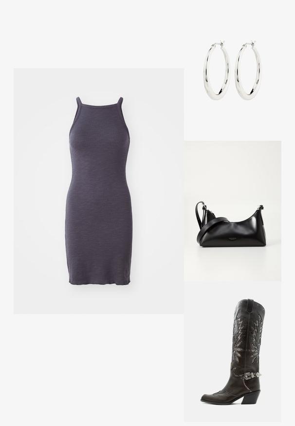 Rippkleid in Dunkellila, mit dünnen Trägern und enganliegender Silhouette, aus einem dehnbaren Strickstoff gefertigt.; Schwarzer Leder-Cowboystiefel mit dekorativen Ausschnitten, silberner Schnalle und schräger Ferse, auf weißem Hintergrund dargestellt.; Schwarze lederne Handtasche mit glatter Textur. Verfügt über einen verstellbaren Riemen und ein elegantes, minimalistisches Design mit einem Reißverschluss.; Silberne Creolen mit einer glatten, glänzenden Oberfläche. Kreisform, ausgestattet mit einem sicheren Verschluss. Einfaches und elegantes Design.