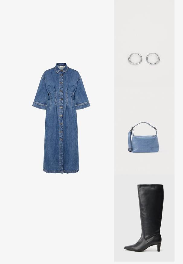 Denim skjortekjole med krave, korte ærmer, knaplukning foran og talje-detaljer. Har en lys blå farve og tonale syninger.; Sorte læderknæhøje støvler med spids tå, glat tekstur, minimalistisk design og en mellem høj hæl. Subtle branding på overdelen.; Lyseblå taske med krokodillepræg, kort håndtag og aftagelig skulderrem. Glat tekstur med lynlås.; Sølvøreringe med en glat, poleret overflade. Cirkulær form med en lille spænde detalje til lukning. Minimalistisk design, letvægtig.