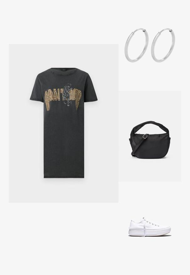 Schwarzes Kleid mit kurzen Ärmeln, mit dem Schriftzug „PANTHER“ in Leopardenmuster und einer schwarzen Panthergrafik über den Buchstaben auf der Vorderseite.; Weißer Canvas-Sneaker mit niedrigem Schnitt, dicker Plateau-Sohle, vorderer Schnürung und rauer Gummikappe an der Spitze, aus seitlicher Ansicht gezeigt.; Schwarze Stoffumschlagtasche mit einem verdrehten Griff, einem abnehmbaren Schultergurt und einem Reißverschluss-Topverschluss. Glatte Textur und minimalistisches Design.; Silberne Creolen, kreisförmig, mit glatter, glänzender Oberfläche und gleichbleibender Breite. Minimalistisches Design ohne zusätzliche Akzente.