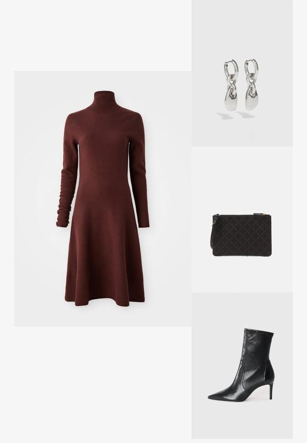 Vestido de punto burdeos de manga larga y cuello alto con falda acampanada, exhibido sobre un fondo blanco.; Botas negras hasta el tobillo hechas de cuero suave, con punta afilada, caña ajustada y tacón alto delgado. Diseño minimalista sin herrajes visibles.; Pendientes de aro de plata con enlaces ovalados alargados, con un acabado pulido y un colgante con textura. Diseño sencillo con bordes suaves.; Bolso de mano negro texturizado con un patrón de diamantes, con cierre de cremallera y correa desmontable. Acentos de hardware dorado en la cremallera.