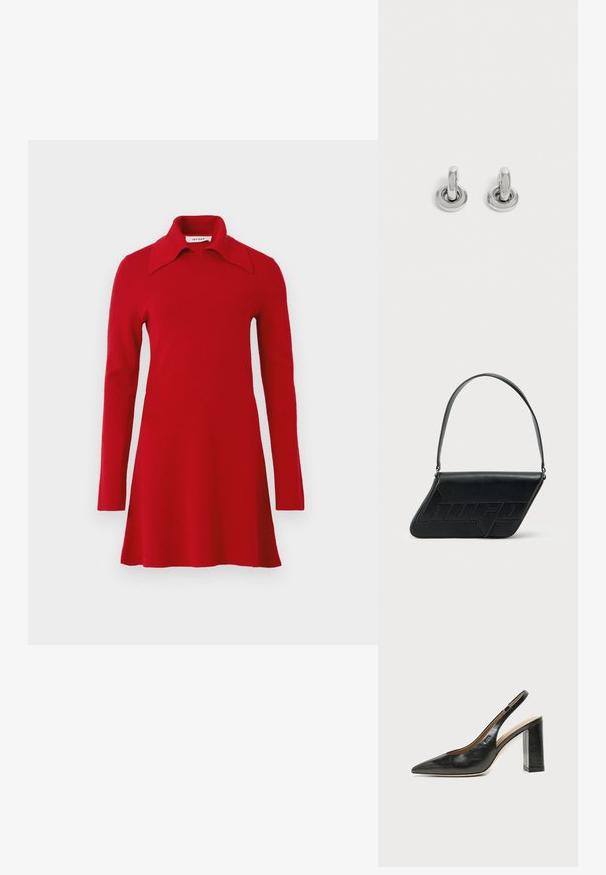 Rode gebreide jurk met lange mouwen, een brede spitse kraag, een uitlopende zoom en een eenvoudig ontwerp, weergegeven tegen een effen achtergrond.; Zwarte leren slingback schoen met spits toelopend neusje, hoge blokhak en beige binnenvoering tegen een effen lichte achtergrond.; Zwarte leren schoudertas met een driehoekige vorm, geperst logo en een enkele verstelbare riem. Minimalistisch ontwerp met een gladde textuur.; Een paar kleine, glanzende zilveren creolen met een ronde basis, afgebeeld op een effen lichte achtergrond.