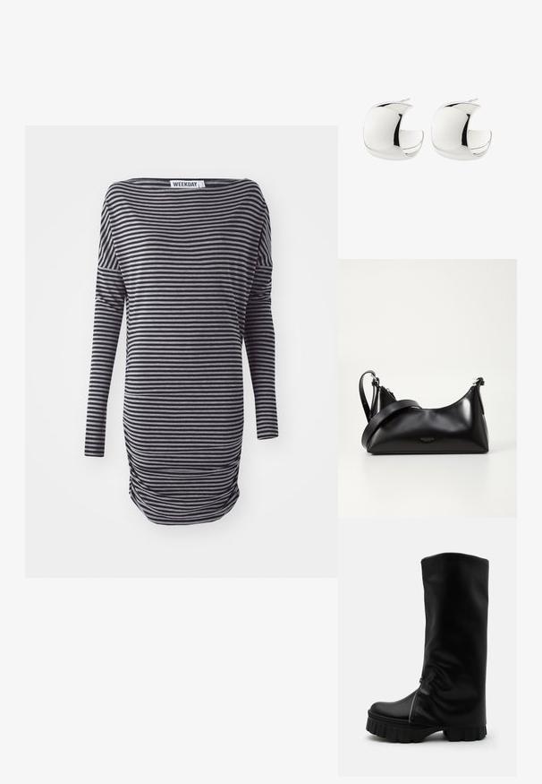 Vestido de manga larga a rayas en negro y gris. Presenta un ajuste holgado, escote redondeado y detalle de fruncido lateral. Fabricado con tejido suave.; Bota alta de cuero negro con suela gruesa y estriada y cremallera que corre verticalmente a lo largo del costado frontal, sobre un fondo sencillo.; Bolso de mano de cuero negro con una textura suave. Cuenta con una correa ajustable y un diseño elegante y minimalista con cierre de cremallera.; Par de pendientes de aro pulidos en forma de media luna de plata con cierre trasero de presión sobre fondo blanco.