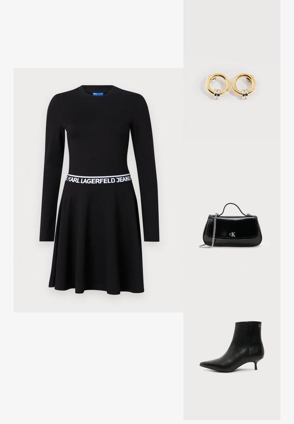 Vestido negro de manga larga hecho de tejido elástico, con un corsé ajustado, falda acampanada y cinturilla elástica blanca con logotipo.; Botín de piel negra con puntera puntiaguda y tacón bajo estilo kitten sobre fondo claro, mostrando vista lateral exterior.; Bolso de mano de cuero negro con correa de cadena, forma estructurada y un acento de logo plateado. Textura suave con cierre de solapa.; Pendientes circulares de oro con dos pequeños anillos de plata en cada uno, que muestran detalles sutiles del nombre de la marca grabado, colocados sobre un fondo blanco.