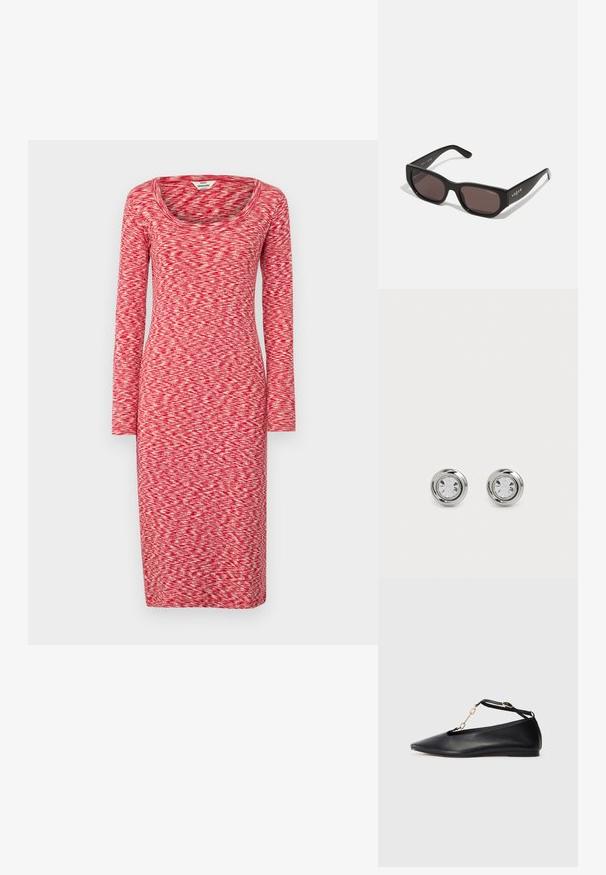 Robe rouge à manches longues avec un décolleté arrondi, présentant un motif texturé mêlant des nuances de rouge clair et foncé sur un fond uni.; Ballerines noires en cuir avec un bout pointu, un design découpé, une bride à la cheville et un accent en chaîne dorée. Texture lisse, talon minimal.; Lunettes de soleil rectangulaires noires avec des verres sombres. Présentent une monture en plastique lisse et un logo sur la branche. Design épuré et moderne.; Boucles d'oreilles en métal argenté avec des cristaux ronds et transparents, présentant une finition lisse et polie ainsi qu'un design circulaire avec des bords légèrement surélevés.