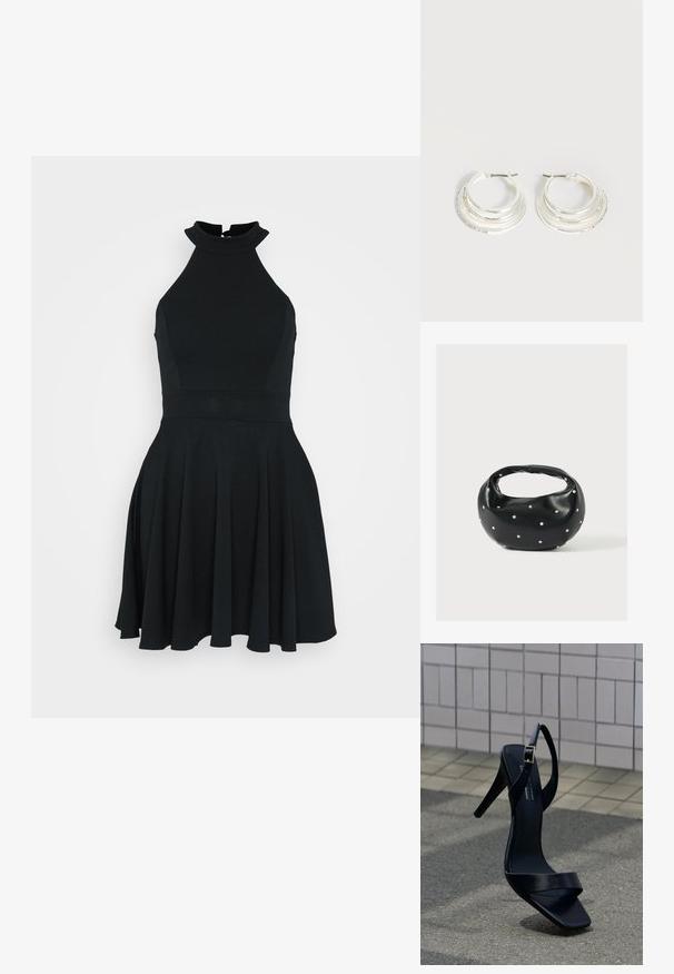 Schwarzes ärmelloses Kleid mit hohem Kragen, tailliertem Oberteil und ausgestellt Rock. Hergestellt aus einem glatten, elastischen Stoff mit einem klaren Design.; Schwarze Sandale mit hohem Absatz, Knöchelriemen und quadratischer Spitze, auf dem Pflaster vor einem gefliesten Wandhintergrund positioniert.; Schwarze Lederhandtasche mit abgerundeter Form, verziert mit silbernen Nietenakzenten und kurzem Griff. Glatte Struktur und Reißverschlussverschluss.; Silberne Creolen mit drei geschichteten halbkreisförmigen Bändern, eines davon verziert mit kleinen klaren Kristallen auf hellem Hintergrund.