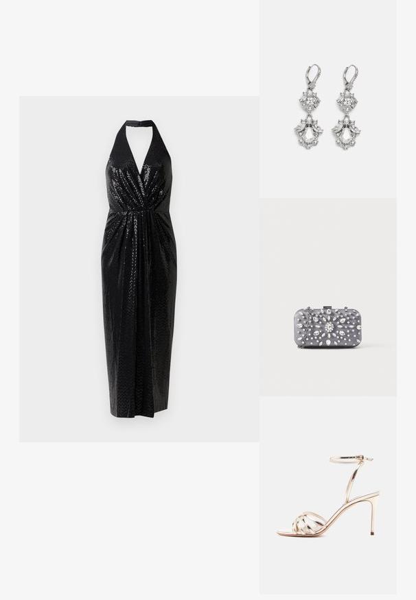 Zwarte halterjurk van sequin-stof, met een diepe V-hals, een geplooide taille en een aansluitende silhouet die tot halverwege de kuit valt.; Gouden metallic sandaal met hoge hak, voorzien van meerdere dunne bandjes over de tenen en een enkelbandje met gesp sluiting.; Kleine rechthoekige donkergrijze clutch versierd met heldere strass-steentjes in een uitstralend patroon en een zilveren kettingband.; Zilverkleurige oorbellen met meerdere heldere kristalgesteenten in druppel- en marquisevormen, met sluitingen met een leversysteem en ingewikkelde details.