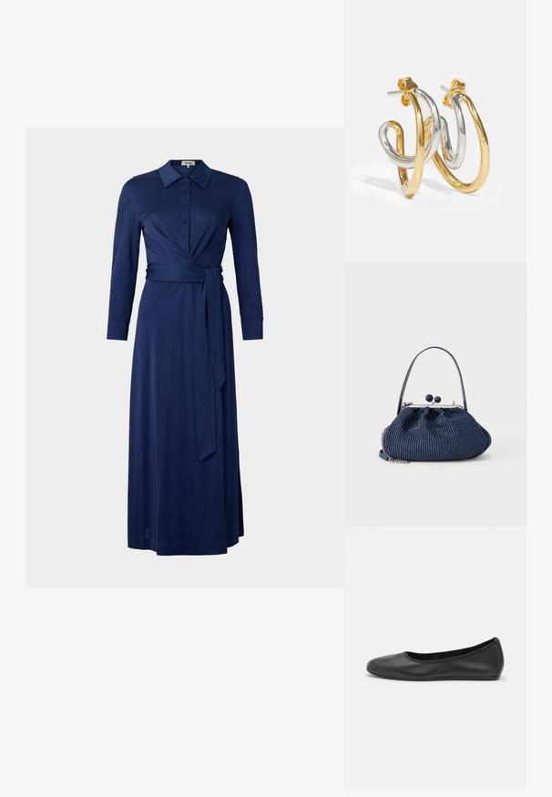 Robe bleu marine avec un col, des manches longues, un devant boutonné et une ceinture à la taille. Présente un design enveloppant et une texture lisse. Sa longueur atteint le mollet.; Ballerines en cuir noir avec un bout rond, texture lisse, détails de couture minimalistes et design de semelle flexible.; Sac à main en tissu tissé bleu marine avec fermoir rond, poignée courte et détail en chaîne argentée sur un fond clair uni.; Boucles d'oreilles en créoles entrelacées en or et en argent avec des finitions lisses et brillantes ; elles disposent d'un fermoir à tige pour un port sécurisé.