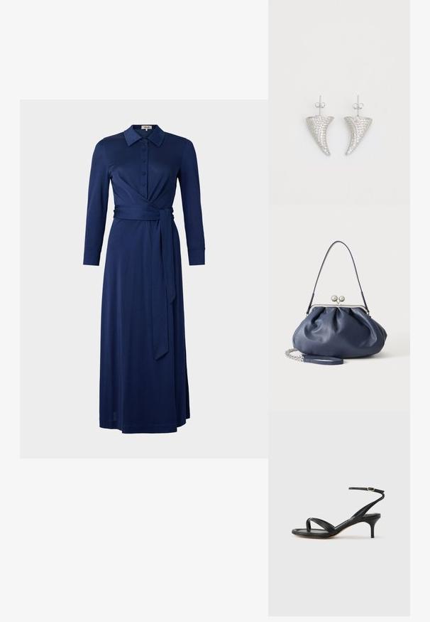 Vestido azul marino con cuello, mangas largas, cierre frontal de botones y cinta en la cintura. Presenta un diseño envolvente y una textura suave. La longitud llega hasta media pantorrilla.; Sandalia negra de cuero para mujer con tiras finas, un lazo para el dedo del pie, hebilla en el tobillo y tacón de aguja de altura media sobre un fondo neutro.; Bolso de mano de cuero azul marino suave con cierre de broche plateado, una correa de hombro y correa de cadena desmontable para la muñeca sobre fondo blanco.; Pendientes en forma de cuerno plateado, engastados con pequeñas piedras transparentes, que cuentan con un cierre trasero para su sujeción. Textura suave y acabado metálico.