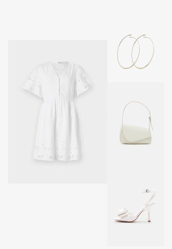Vestido corto blanco de manga corta con escote en V, cierre de botones, cintura fruncida y patrones florales bordados en las mangas y el dobladillo.; Sandalia blanca de tacón alto con correa en el tobillo, punta abierta y lazo decorativo en la correa delantera sobre un fondo liso.; Bolso de mano de imitación cuero blanco con una forma triangular estructurada, correa ajustable única y cierre con solapa acentuada en curva.; Pilgrim Pendientes - gold-coloured