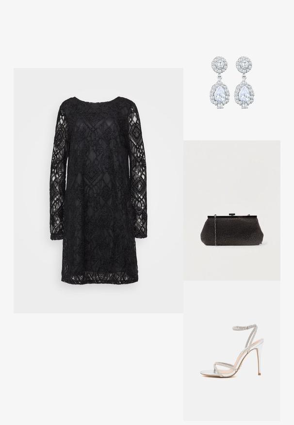Schwarzes Spitzenkleid mit geometrischem Muster, langen Ärmeln und Rundhalsausschnitt, mit transparenter Textur und fester Unterlage.; Silberne High-Heels-Sandalen mit dünnen Riemen, verziert mit Strasssteinen, mit einem eleganten Design und einer spitzen Zehenpartie.; Schwarze Mesh-Clutch mit strukturierter Silhouette, verziert mit kleinen metallic-nieten, besitzt einen Verschluss mit Klappe und einen abnehmbaren Kettenriemen.; Ohrringe in Silberfarbe mit einem runden Stecker im Pavé-Stil und einem tropfenförmigen Anhänger, der von kleineren Steinen umgeben ist, was einen funkelnden Effekt betont.