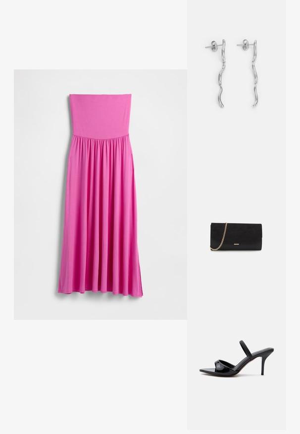Vestido largo rosa sin tirantes hecho de tela ligera. Presenta un corpiño ajustado y una falda fluida con cintura fruncida.; Sandalia de tacón en charol negro con tacón stiletto fino, puntera cuadrada y una tira delgada sobre el empeine, mostrada sobre fondo blanco.; Bolso de mano negro hecho de ante con un acabado texturizado, que presenta una cadena dorada y un diseño elegante y angular.; Pendientes de metal plateado con diseño ondulado, que cuentan con dos elementos alargados interconectados. Textura suave y acabado pulido. Cierre de tipo presión.