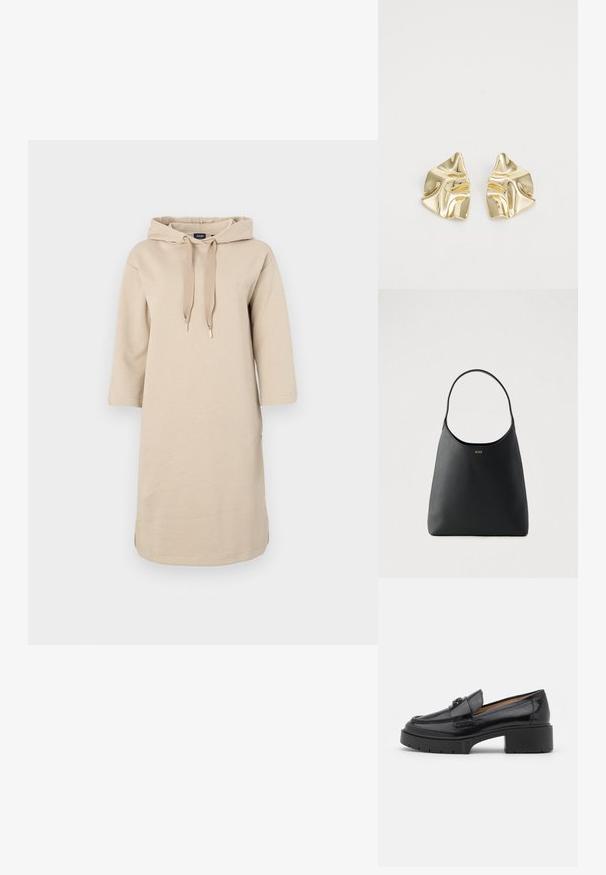 Beige jurk met capuchon, met een relaxte pasvorm, driekwartmouwen en aantrekknoopjes. Kenmerkt zijsplitten en geborduurd logo op de borst.; Zwarte leren instapper met een lage blokhak, ronde neus, decoratieve strap en een geprofileerde stikselafwerking op de bovenkant. Gladde afwerking.; Zwarte leren handtas met een enkele gebogen handgreep, gladde textuur en een subtiel logo aan de voorkant. Minimalistisch ontwerp en ruime binnenkant.; Gouden metallic oorbellen met een golvend ontwerp; glad, weerspiegelend oppervlak; asymmetrische vorm; geen zichtbare patronen of hardware.