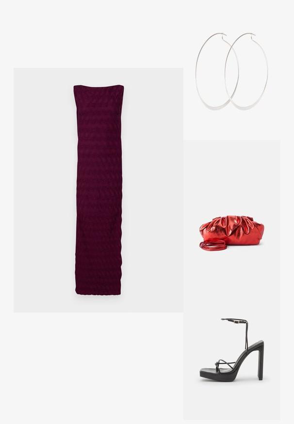 Bordeaux jurk gemaakt van textiel met een golvend patroon, met een strapless ontwerp en een rechte zoom aan de onderkant.; DeeZee Sandalen met hoge hak - black; Rode metalen handtas met een gegatherde, pluchen uitstraling. Heeft een lange, dunne schouderband en een gladde, glanzende textuur.; Zilveren oorringen met een dun, glad ontwerp; langwerpige ovale vorm; gepolijste afwerking; voorzien van een veilige haaksluiting.