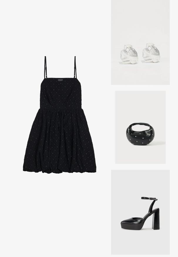 Even&Odd by Zalando Cocktailkjole / festkjole - black; Sorte platformhæle med spidse tæer og justerbar ankelrem. Construeret i glat læder, med en kraftig blokhæl.; Sort læderhåndtaske med en rundet form, dekoreret med sølvnitter, og et kort håndtag. Glat tekstur og lynlåslukning.; Sølvrunde ørehængere i skaldform med strukturerede riller og glatte kurver, der har en klar bagside for sikker bæring.
