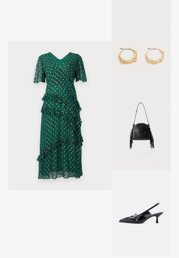 Groene jurk met luipaardvlekken, gelaagde ruffles bij de taille en zoom, korte klokmouwen en een diepe V-hals. Lichte, transparante stof.; Zwarte slingback kitten heel schoen van lakleer met puntige neus en zilveren gespsluiting op een effen witte achtergrond.; Zwarte leren handtas met een gebogen vorm, lange verstelbare band en franjes aan beide zijden tegen een lichte achtergrond.; Set gouden creolen met sierlijke bloem- en bladreliëf op een neutrale achtergrond.