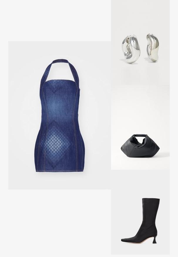 Robe halter en denim bleu foncé, présentant un design ajusté et un motif en losanges sur le devant. Accentuée de coutures contrastantes.; Botte en cuir noire mi-mollet avec bout pointu et talon bas courbé sur un fond clair uni.; Sac en cuir noir avec un extérieur texturé, une forme froissée unique et une courte poignée. Dispose d'un seul compartiment principal.; Boucles d'oreilles sculpturales en argent avec des formes douces et courbes et des surfaces réfléchissantes. Présentent un design de boucle fermée et une forme organique distincte.