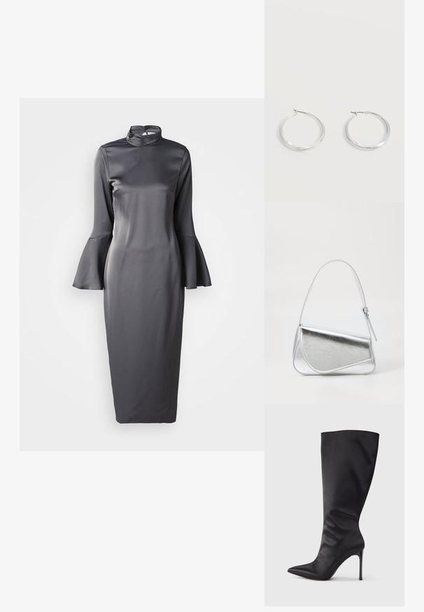 Grijze satijnen midi-jurk met een hoge hals, lange klokmouwen en een slank ontwerp, met een gladde textuur en een minimalistische stijl.; Zwarte kniehoge stiletto laars gemaakt van glad, glanzend materiaal; puntige neus; aansluitende pasvorm met subtiele plooien bij de enkel; glanzende hak.; Zilveren metalen handtas met een driehoekige vorm, gladde textuur en een dunne, verstelbare schouderriem. Kenmerkt zich door een omklapbaar ontwerp met stiksels.; Zilverkleurige metalen creolen oorbellen met een glad, licht gebogen oppervlak en sluitingen met haaksluiting op een effen witte achtergrond.