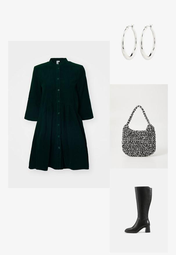 Donkergroene corduroy jurk met een knoopsluiting aan de voorkant, een mandarinkraag, driekwartmouwen en een geplooide taille voor extra detail.; Zwarte leren kniehoge laars met blokhak en afgeronde neus, zijaanzicht op een effen achtergrond.; Geweven handtas in zwart en wit met een ronde vorm, gestructureerd oppervlak en een gevlochten handvat. Geschikt voor dagelijks gebruik.; Zilveren oorbellen in de vorm van een gladde, glanzende ring. Circulaire vorm, voorzien van een veilige sluiting. Eenvoudig en elegant ontwerp.
