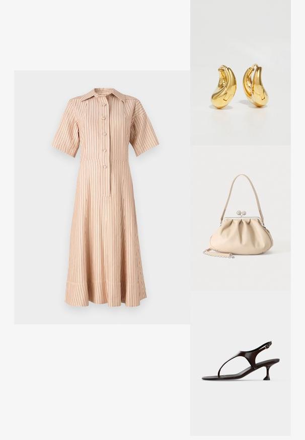 Gestreiftes Hemdblusenkleid in hellbeige mit roten vertikalen Streifen. Mit Kragen und kurzen Ärmeln, die sich ab der Taille ausstellen.; Dunkelbraune Lackleder-Slingback-Sandale mit kittenabsatz und Zehensteg auf weißem Hintergrund.; Beige weiche Lederhandtasche mit silbernem Metallrahmenverschluss, einem Schulterriemen und einem optionalen Kettenriemen auf weißem Hintergrund.; Goldene Creolen mit einer glatten, geschwungenen Form und polierter Oberfläche. Mit einem Verschlussmechanismus und leichten Einkerbungen für Details.