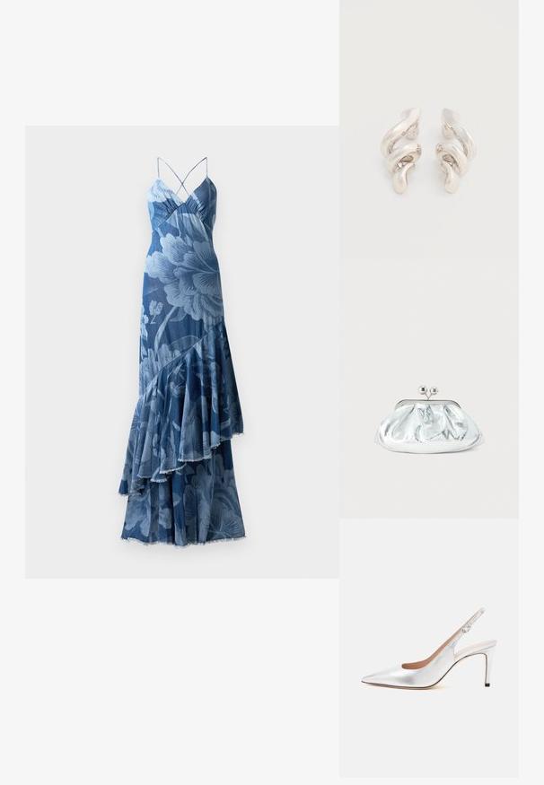 Blå blomsterkjole med lagdelt flæsedesign, spaghetti-stropper og en struktureret overflade. Har et dristigt blomsterprint og frynset kant.; Sølv spids tå slingback stilet med spænde og slank mellemhøj hæl.; Lille sølvfarvet metallisk clutch-pung med rundet, rynket design og lukning med to sølvkugler.; Tvistede sølvfarvede ørestikker med en glat, blank overflade, der har et moderne, abstrakt spiraldesign.