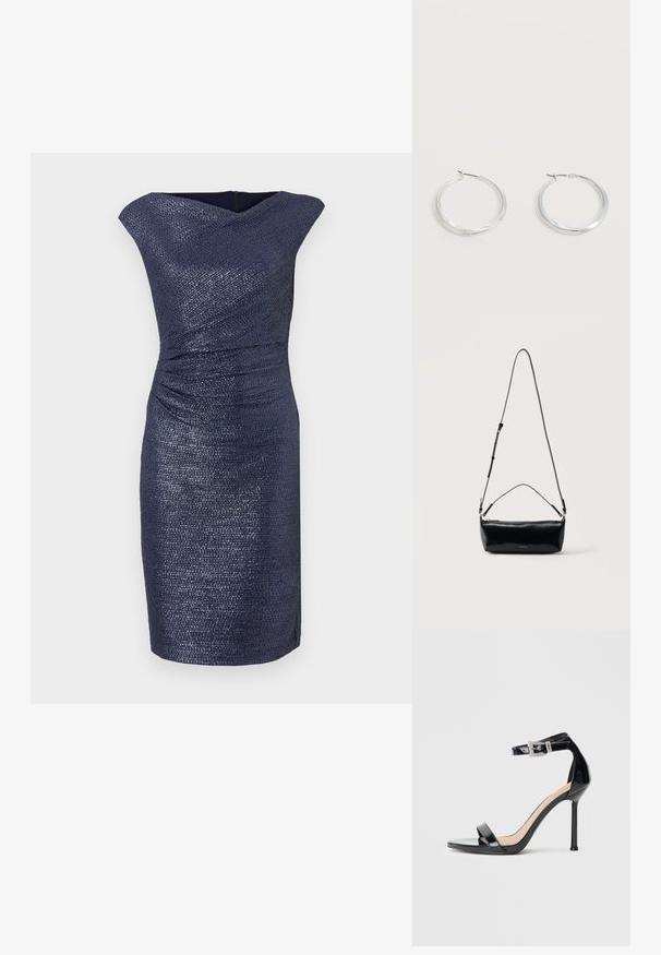 Robe marine à longueur de genoux avec une finition texturée, dotée d'un décolleté drapé et de fronces à la taille pour une silhouette ajustée.; Sandale à talon haut en cuir verni noir avec bride à la cheville. Présente un design minimaliste, un bout ouvert et une boucle ornée de strass.; Sac bandoulière rectangulaire en cuir noir avec bandoulière ajustable, fermeture éclair sur le dessus et petit logo Calvin Klein doré sur le devant.; Boucles d’oreilles créoles en métal argenté avec une surface lisse légèrement incurvée et des fermoirs à clapet sur un fond blanc uni.