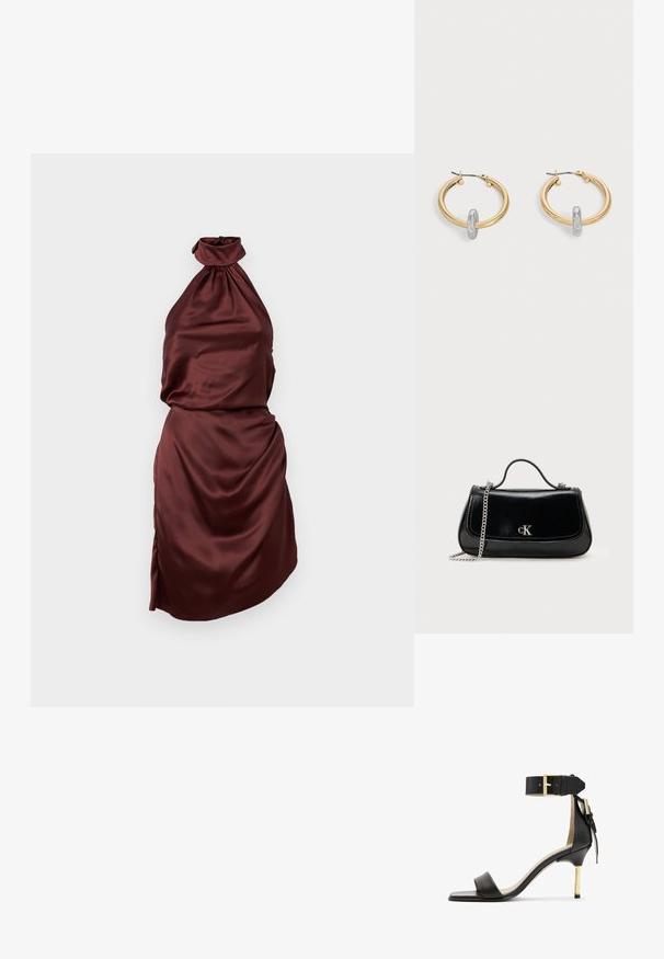 Burgunderfarbener Satin-Halter-Neck-Kleid mit gerafft ausgeschnittenem Hals, tailliertem Oberteil und drapiertem Rock, der einen seitlichen Schlitz aufweist. Glatte Textur.; Schwarze Leder-Absatzsandale mit quadrater Zehenform, Fesselriemen mit einer goldenen Schnalle und einem schlanken, metallischen Absatz. Glatte Textur, minimalistisches Design.; Schwarze Lederhandtasche mit einer Kettenriemen, strukturierter Form und einem silbernen Logo-Akzent. Glatte Textur mit einem Klappenverschluss.; Paar goldfarbene Creolen mit kleinem silberfarbenem Schlaufen-Detail an jeder, vor hellem grauem Hintergrund präsentiert.
