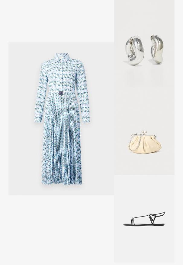 Tory Burch PRINTED DRESS - Skjortekjole - blue lucky duck; Sort flad sandal med tynde remme, en tå-løkke og en justerbar ankelspænde på en lys grå baggrund.; Plisseret beige læderclutch med en sølvmetalramme, der har to runde dekorative låse og en sølvkædetrasporte.; Sølvskulpturelle øreringe med glatte, buede former og reflekterende overflader. Har et lukket hoop-design og en markant organisk form.