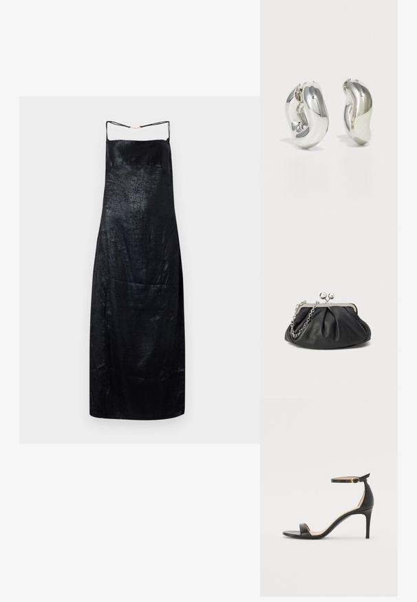 Zwart slipdress van satijn met een gladde textuur, voorzien van dunne bandjes en een subtiele glans. Eenvoudige, rechte silhouet met minimale details.; Zwarte leren hoge hak sandaal met enkelbandje. Heeft een gladde textuur, open teen en een dunne hak. Gouden gesp detail.; Zwarte leren clutch met geplooide textuur, zilverkleurig metalen frame, drukknopsluiting en kettingriem. Glad, zacht oppervlak.; Zilveren sculpturale oorbellen met gladde, gebogen vormen en reflecterende oppervlakken. Voorzien van een gesloten hoepelontwerp en een onderscheidende organische vorm.